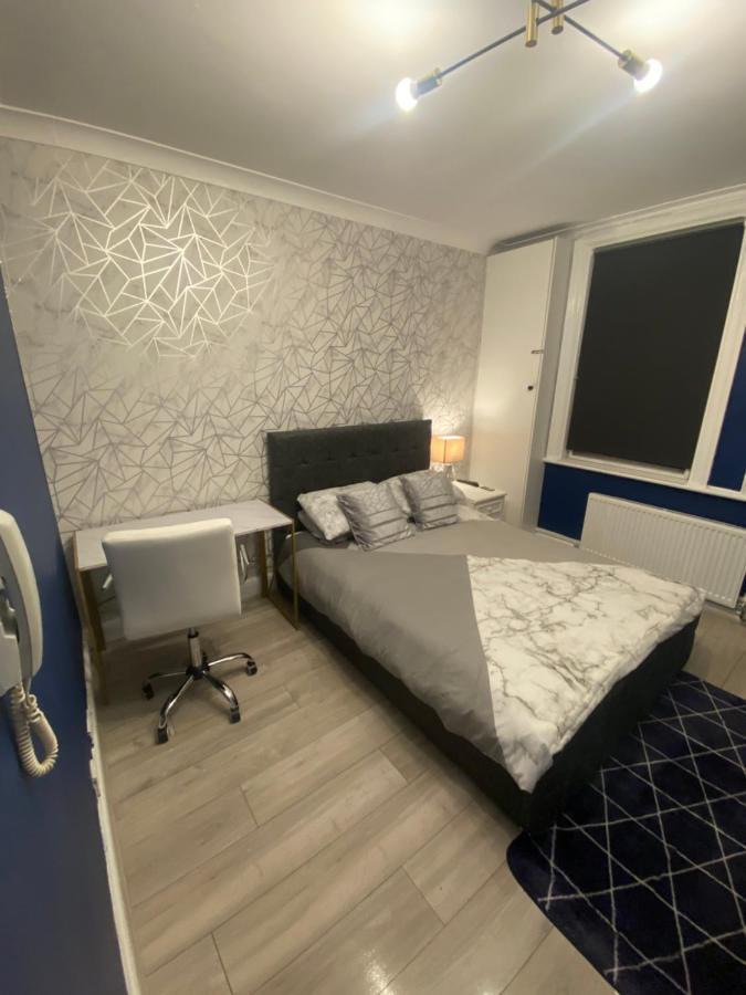 1 Bedroom Luxury Apartments By London City Eksteriør billede