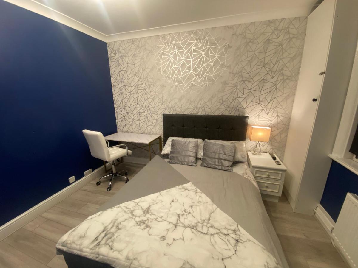 1 Bedroom Luxury Apartments By London City Eksteriør billede